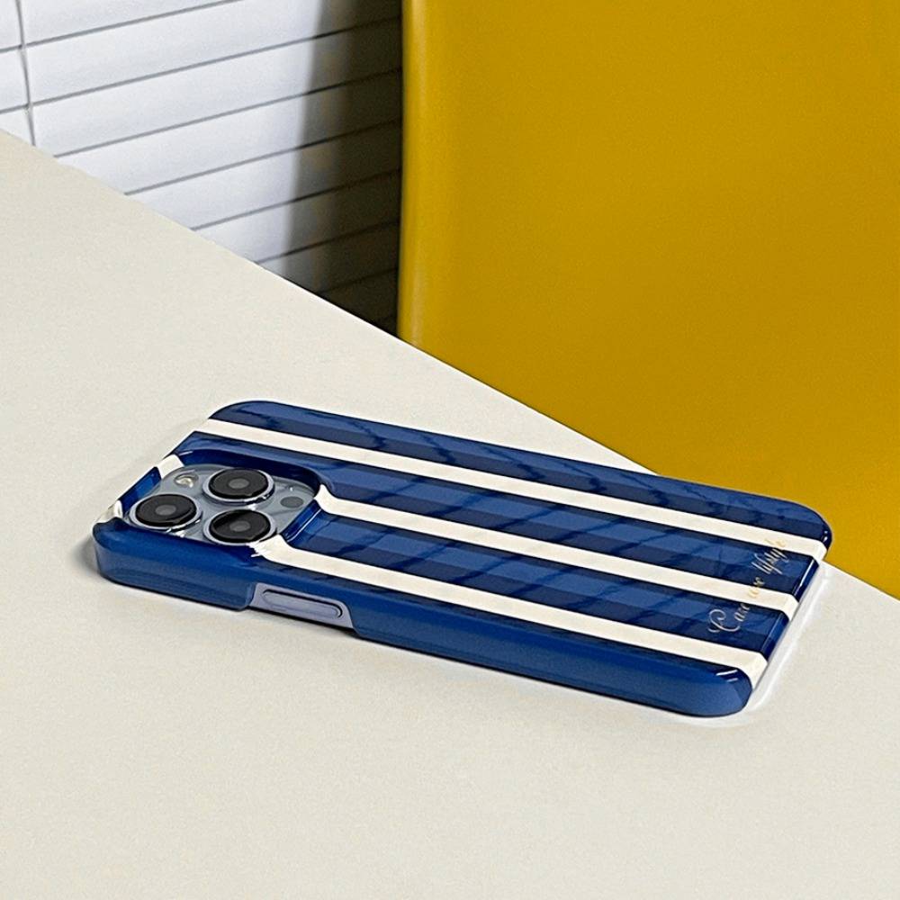 iPhone 15 caseiPhone styles trends leather fit Blue Stripes Casenique®